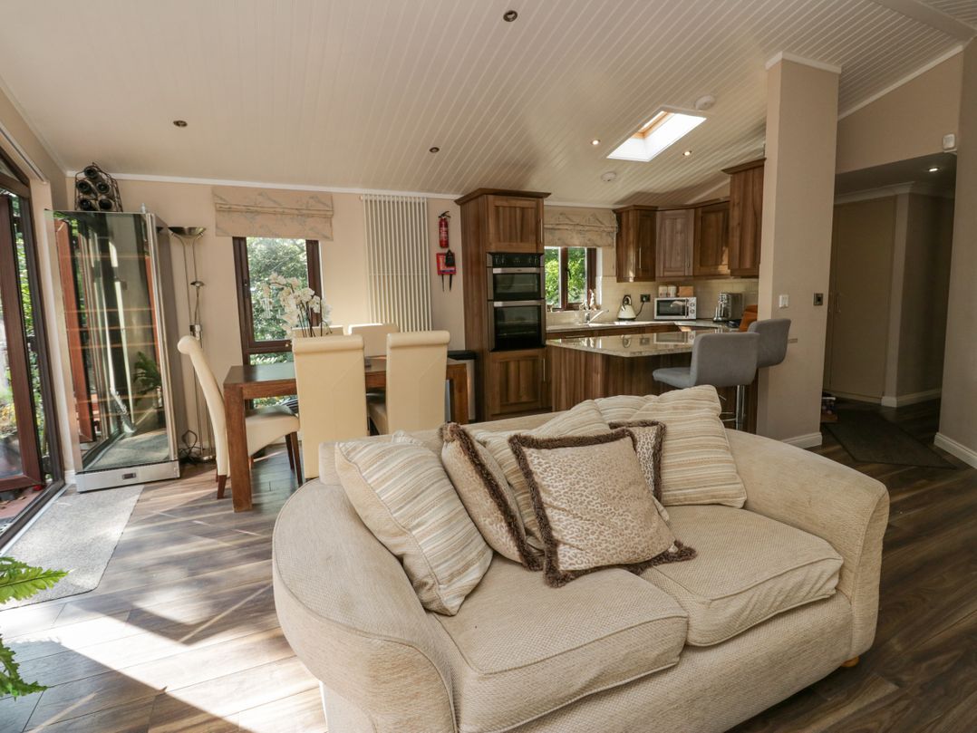 Tree House, Partial Lake Views