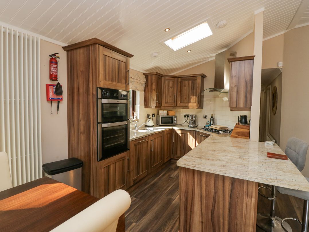 Tree House, Partial Lake Views