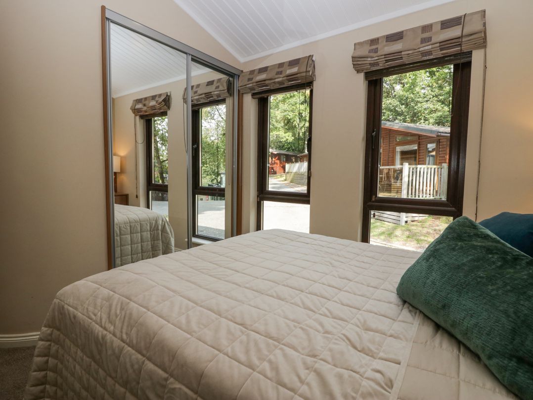 Tree House, Partial Lake Views