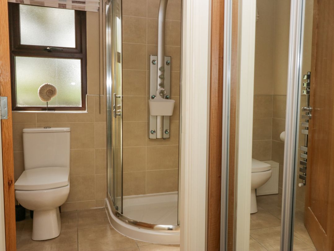 Tree House, Partial Lake Views