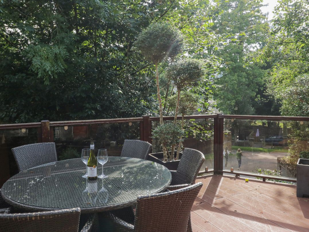 Tree House, Partial Lake Views