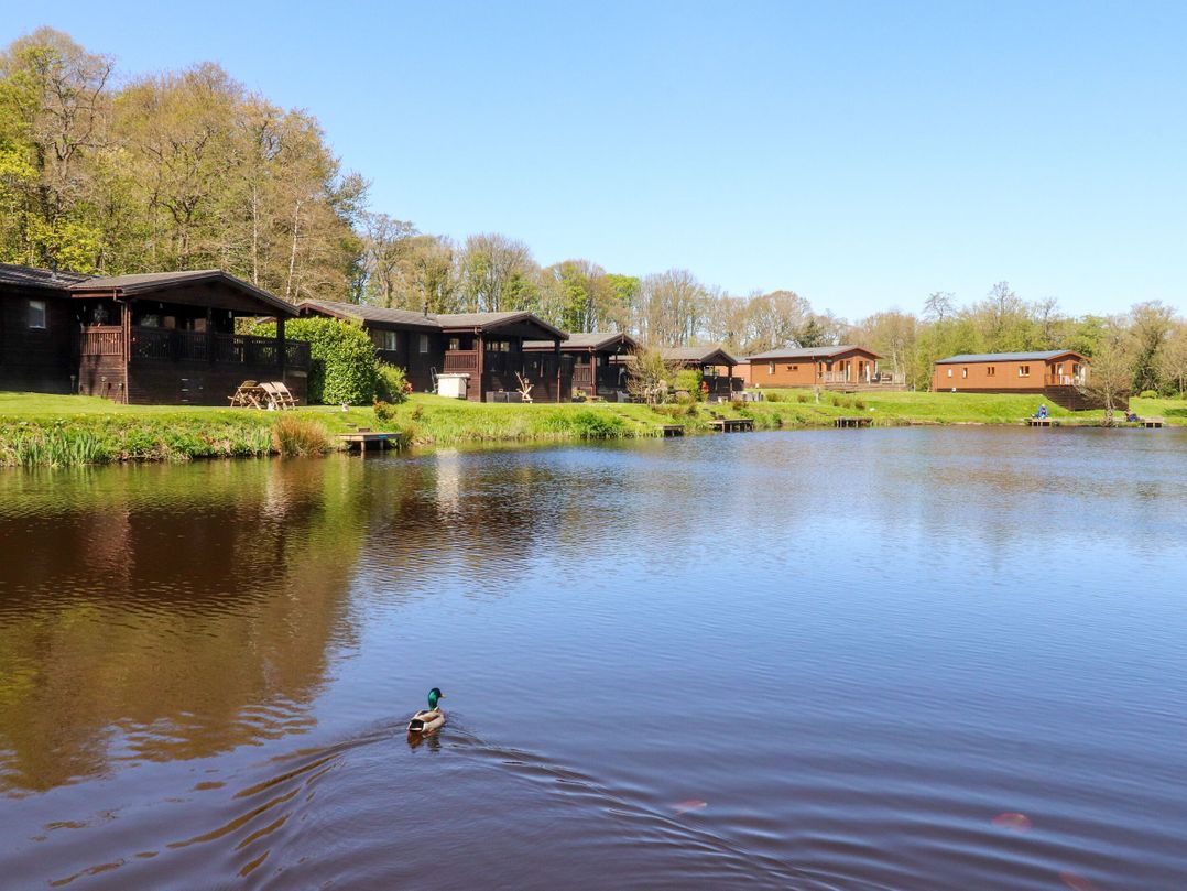 Lakeside Lodge