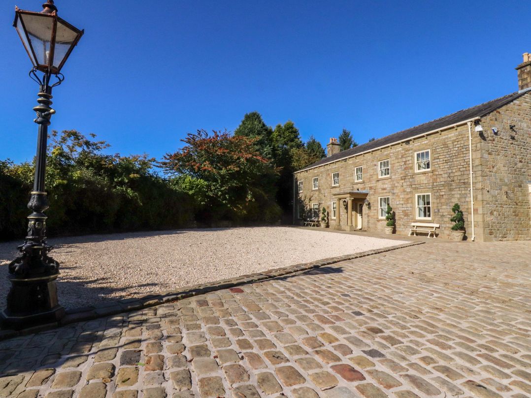 Laithe House, Cliviger - Sleeps 12 guests