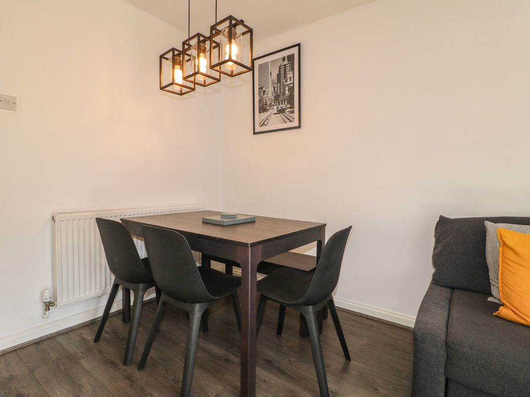 32 Moorland House