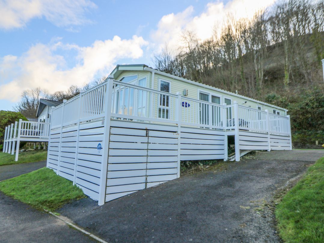 12 Traeth Gwyn