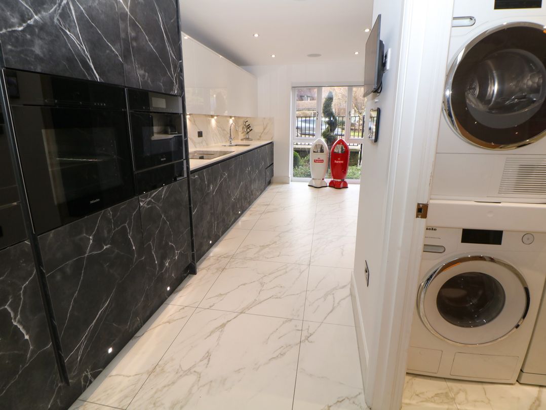 4 Rockcliffe Grange