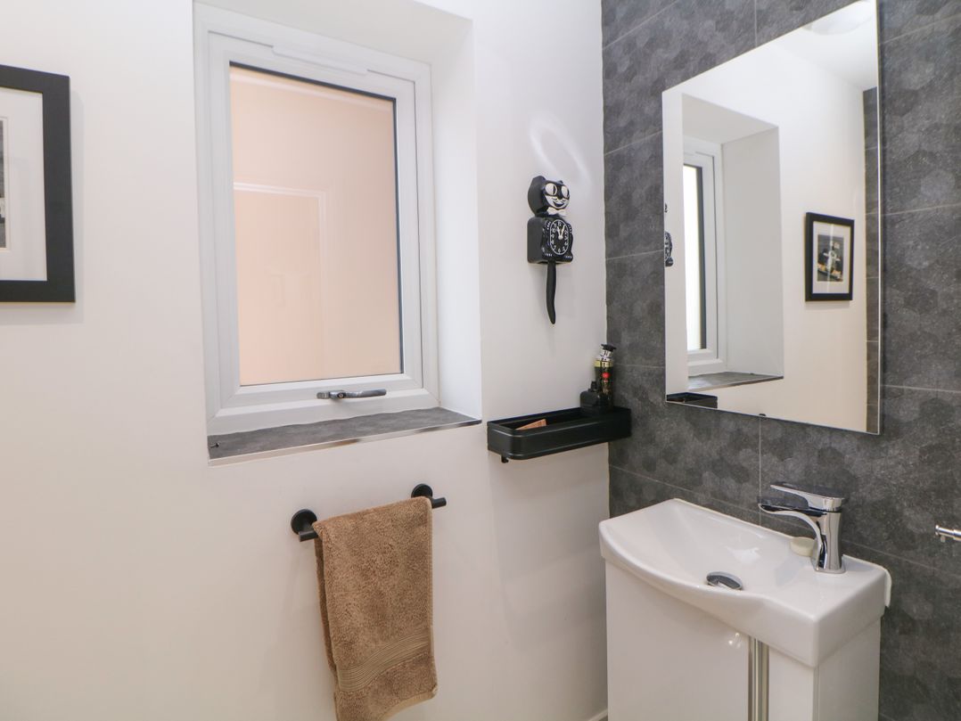 4 Rockcliffe Grange