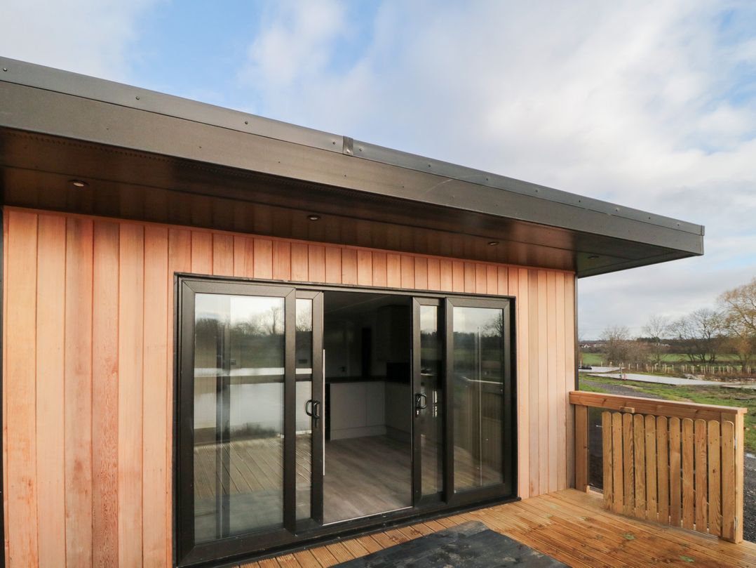 Lodge 1 @ Holmewood Lakes