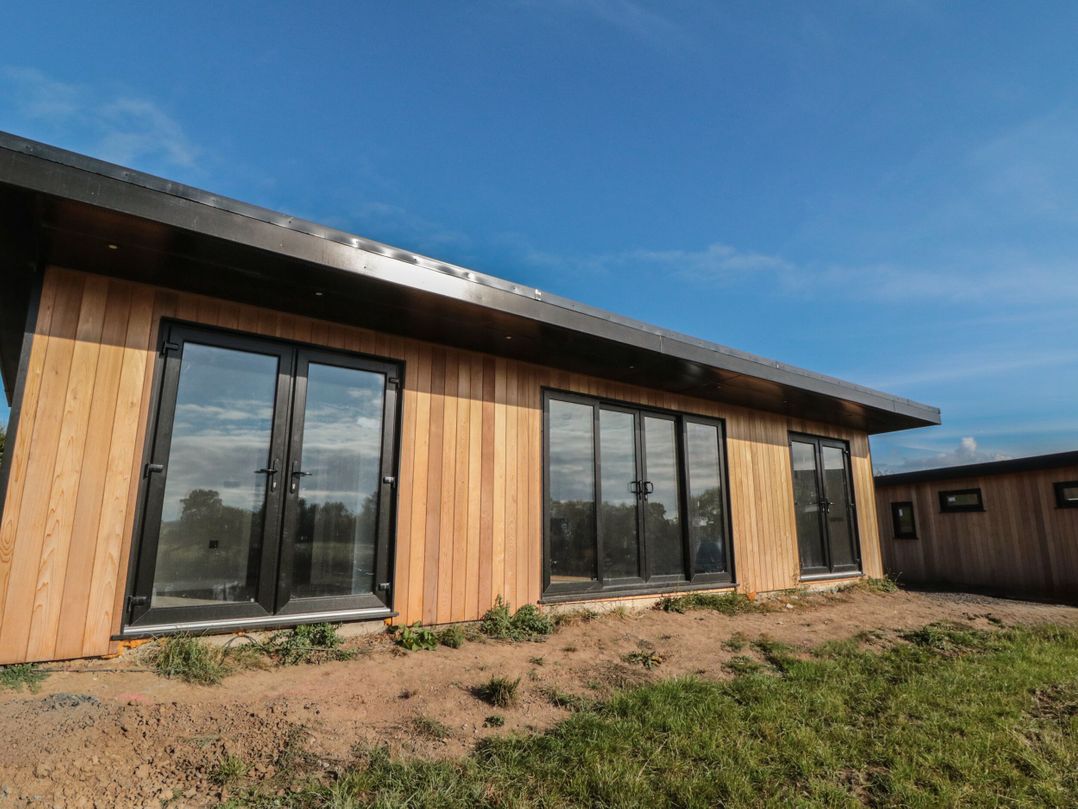 Lodge 2 @ Holmewood Lakes