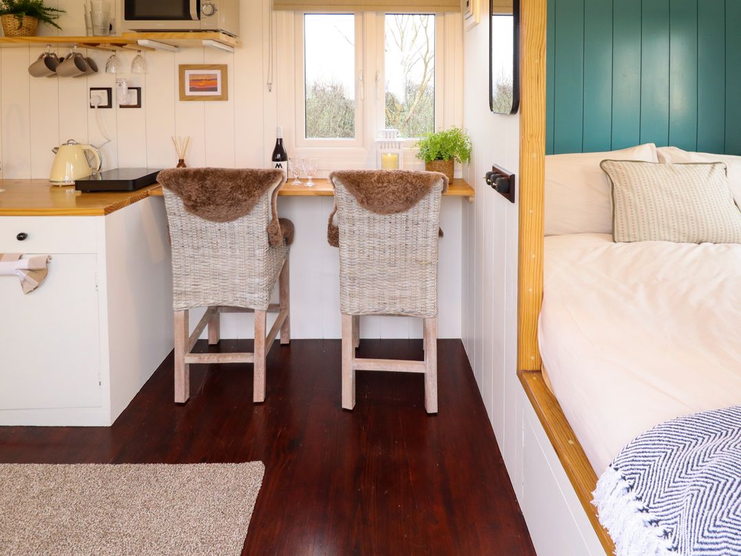 Shepherds Hut - Oak