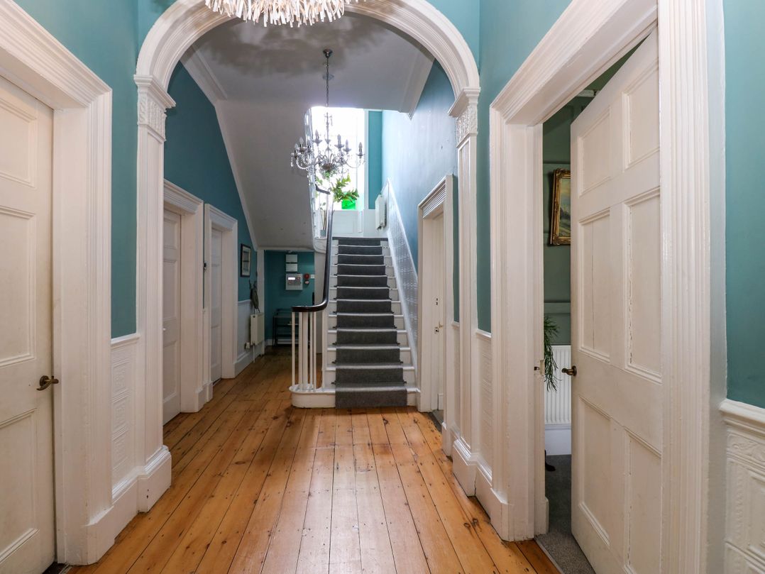 The Georgian Manor House