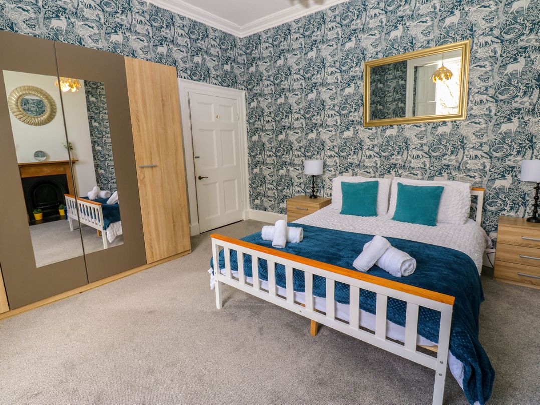 The Georgian Manor House