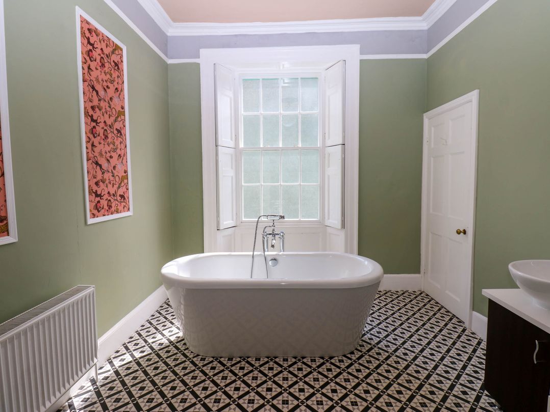 The Georgian Manor House