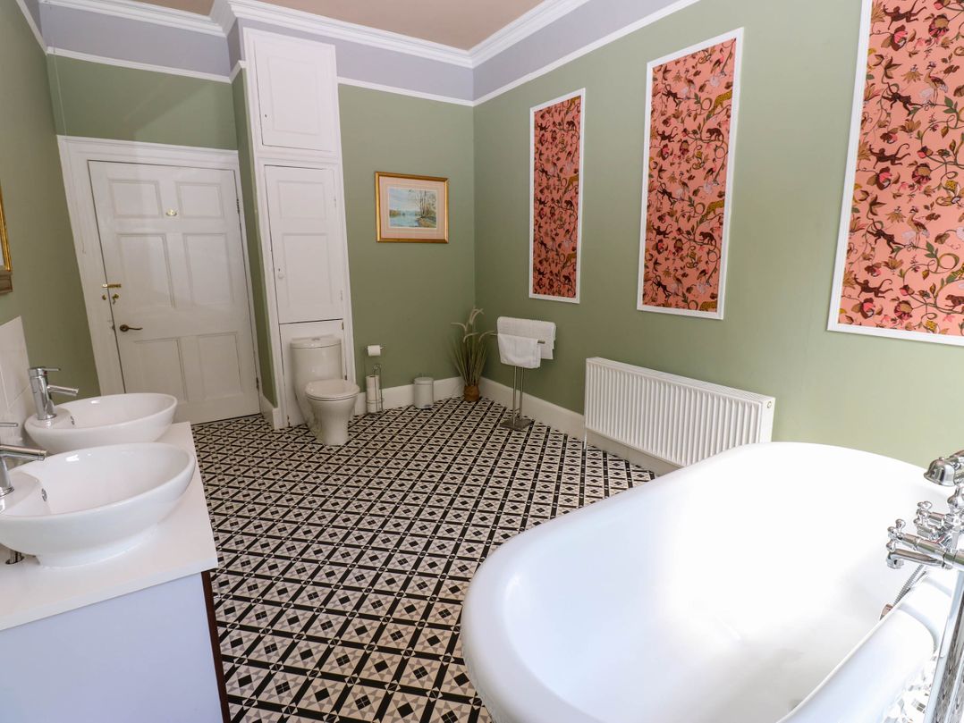 The Georgian Manor House