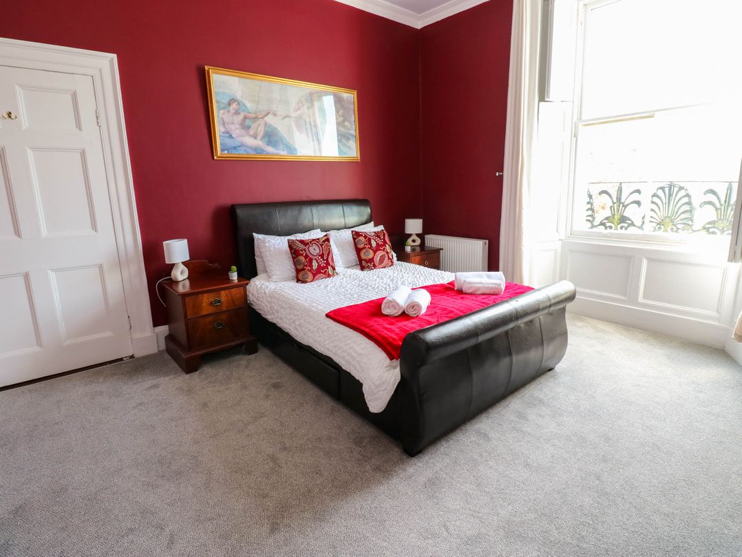 The Georgian Manor House