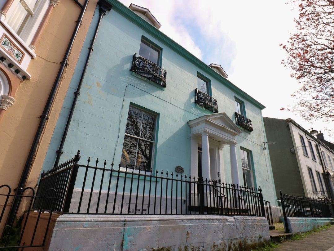 The Georgian Manor House