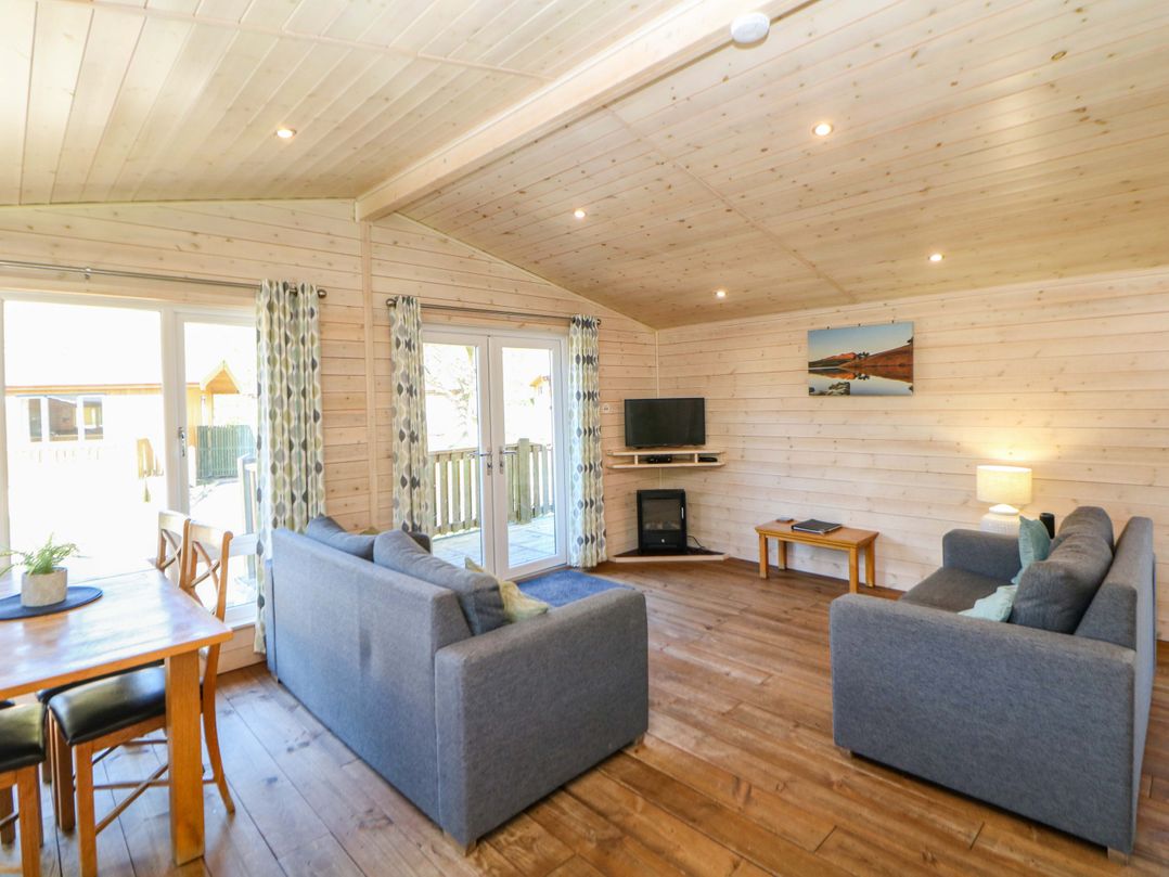 Dovestone Luxury Lodges (sleeps 4)- pet free