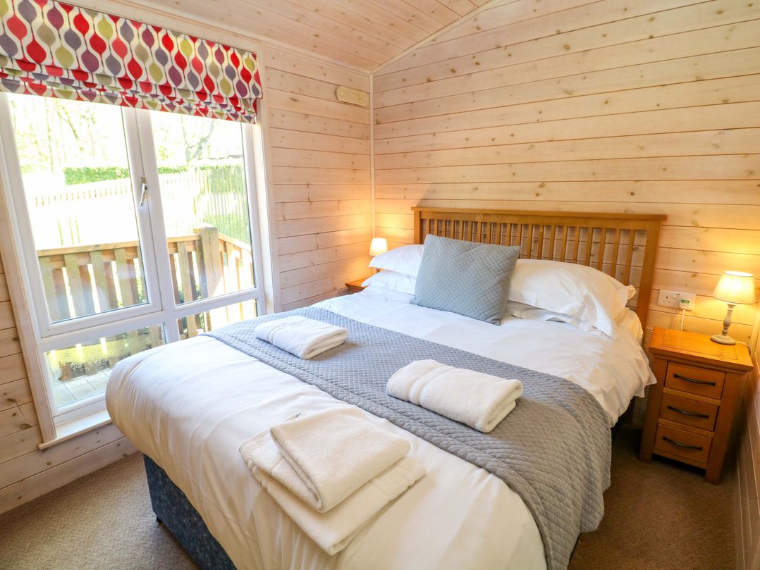 Dovestone Luxury Lodges (sleeps 4)- pet free
