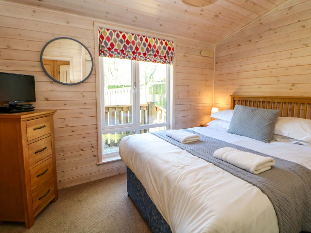 Dovestone Luxury Lodges (sleeps 4)- pet free