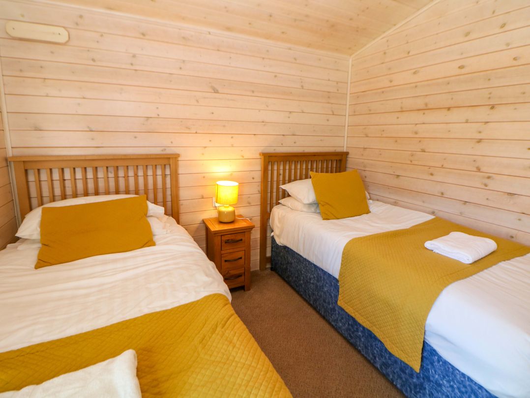 Dovestone Luxury Lodges (sleeps 4)- pet free