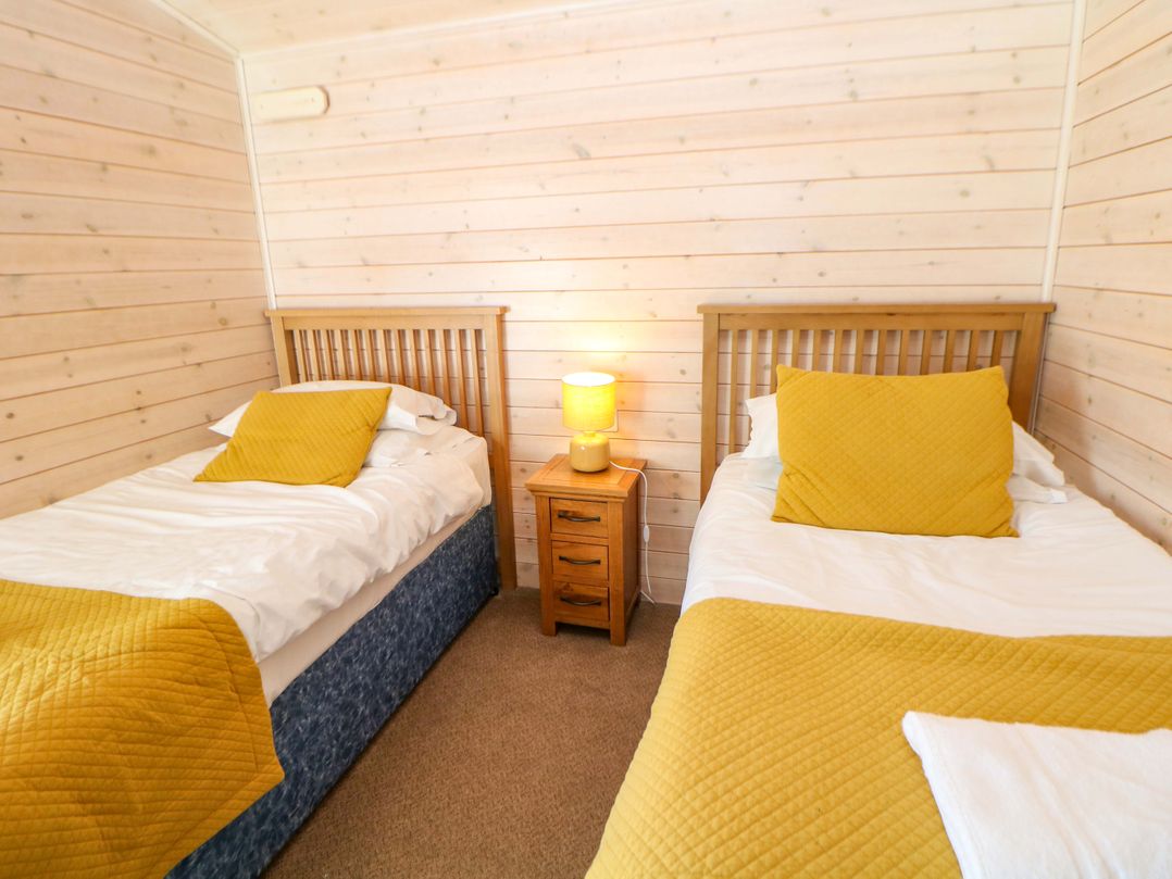 Dovestone Luxury Lodges (sleeps 4)- pet free