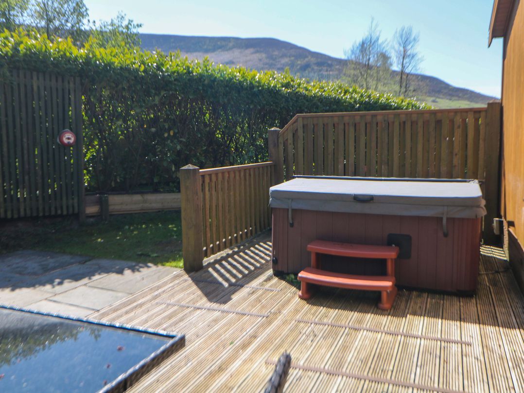 Dovestone Luxury Lodges (sleeps 4)- pet free