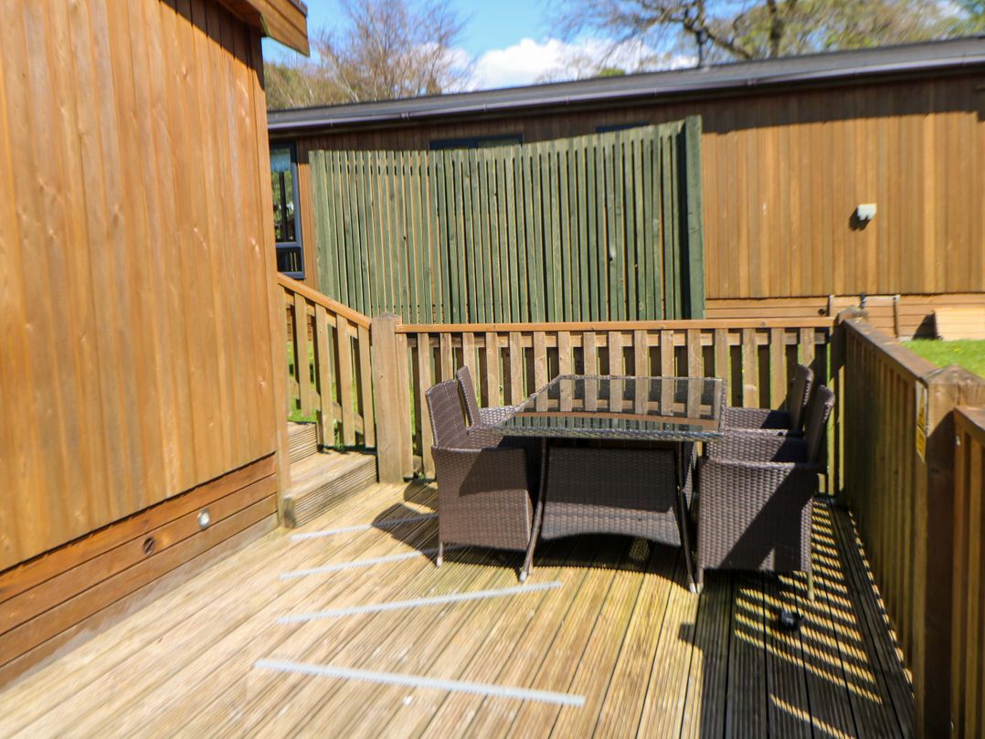 Dovestone Luxury Lodges (sleeps 4) - pets welcome