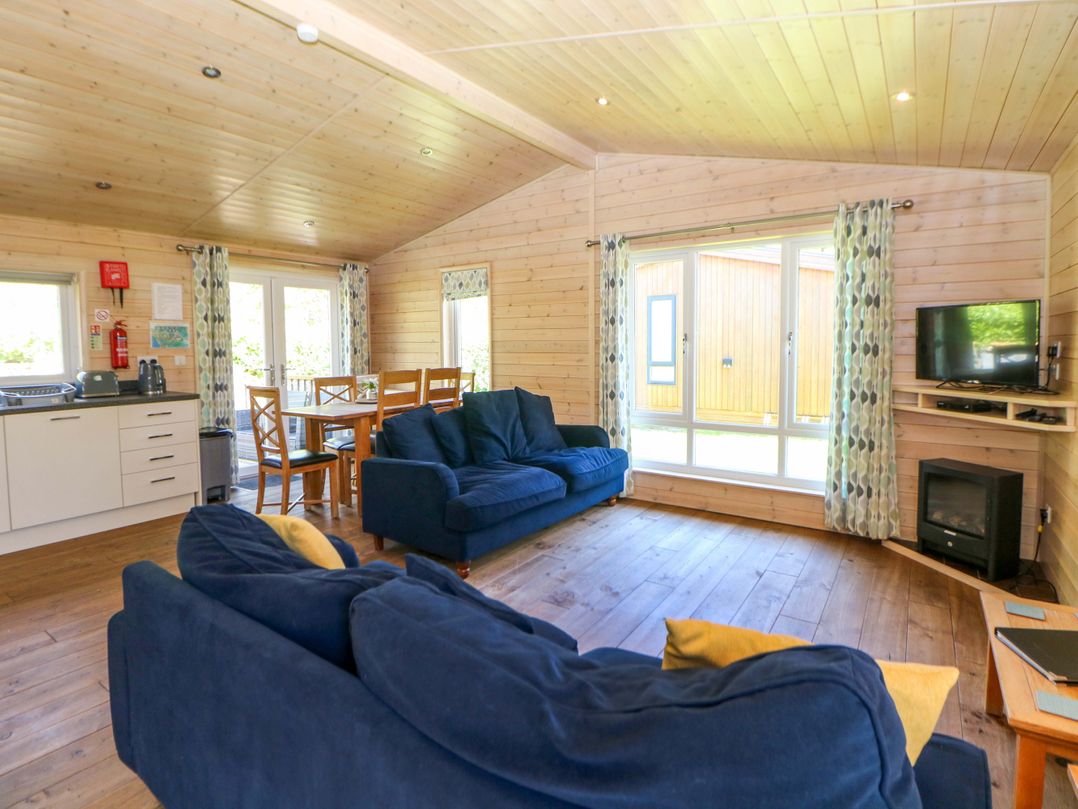 Dovestone Luxury Lodges (sleeps 6) - pet free