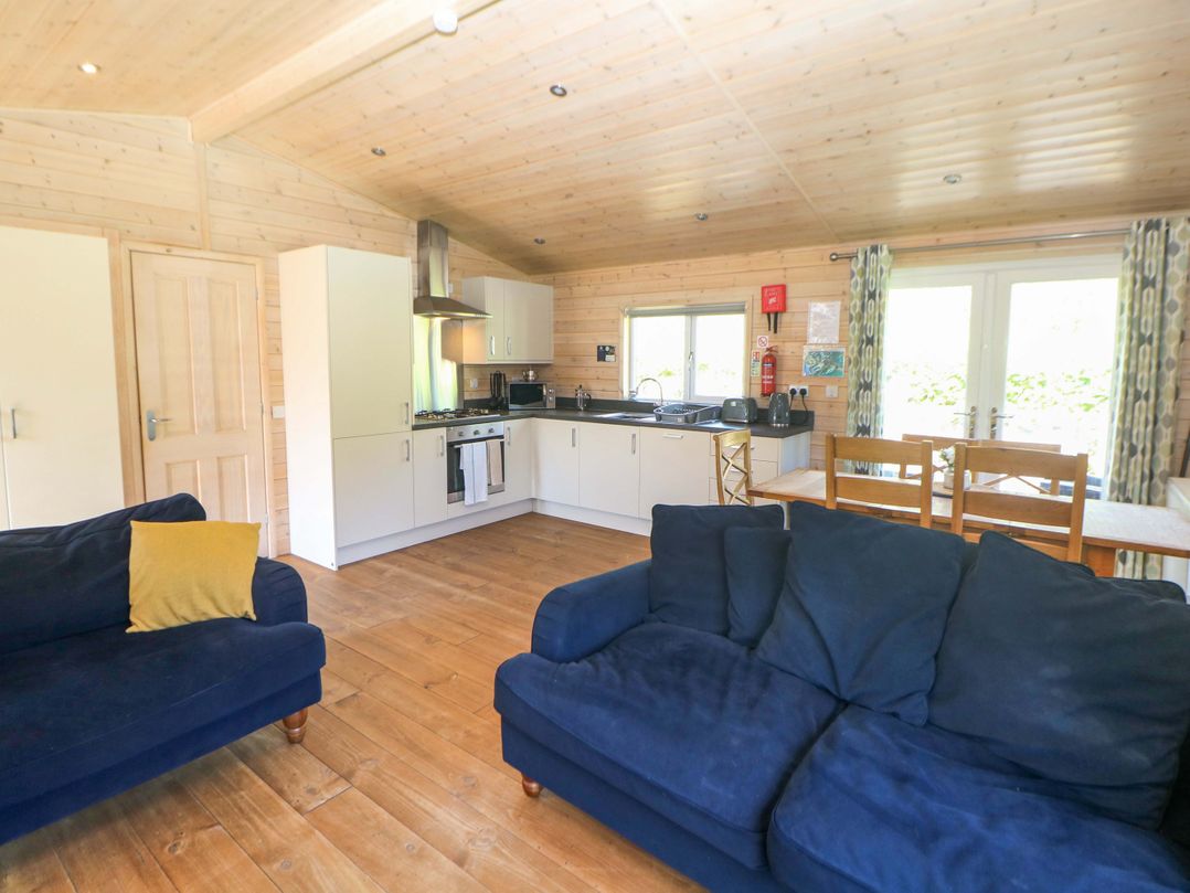 Dovestone Luxury Lodges (sleeps 6) - pet free