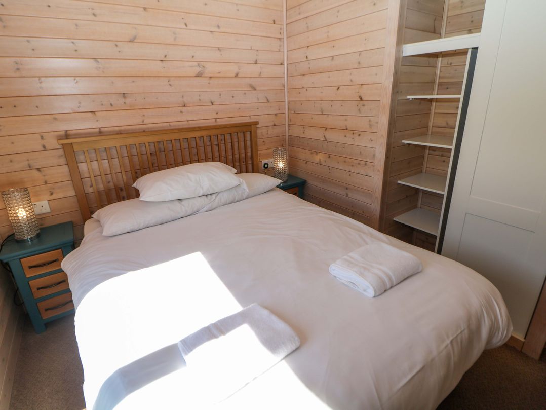 Dovestone Luxury Lodges (sleeps 6) - pet free