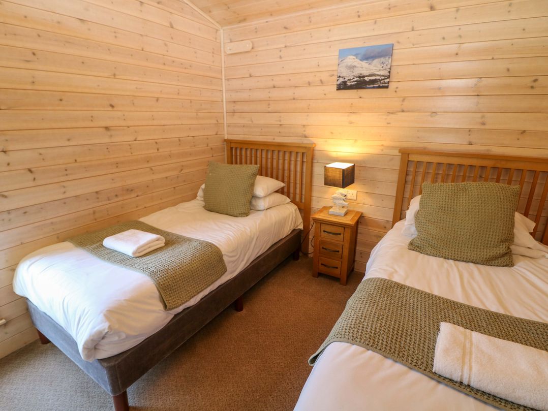 Dovestone Luxury Lodges (sleeps 6) - pet free