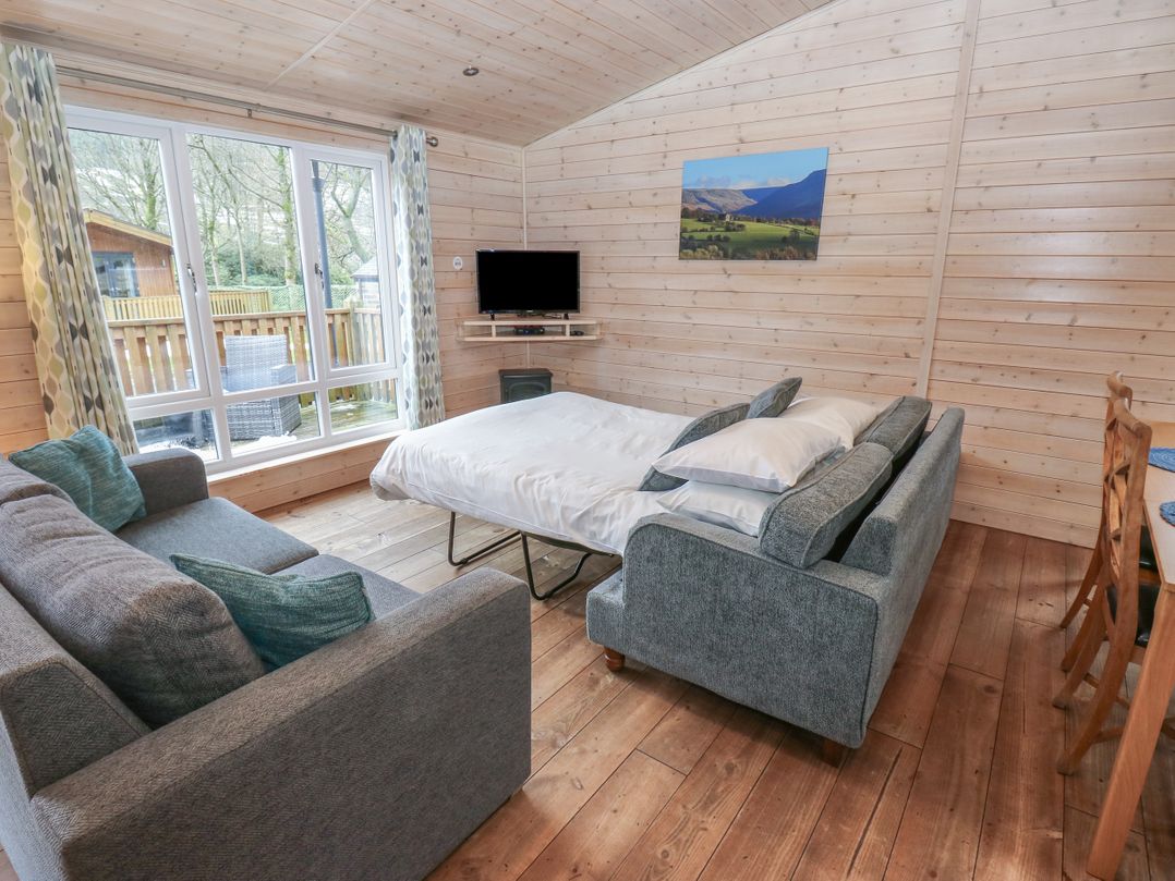 Dovestone Luxury Lodges (sleeps 6) - pet free