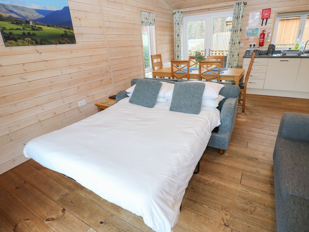Dovestone Luxury Lodges (sleeps 6) - pet free