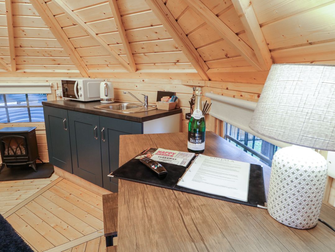 Hexagon Hut - Dec Update