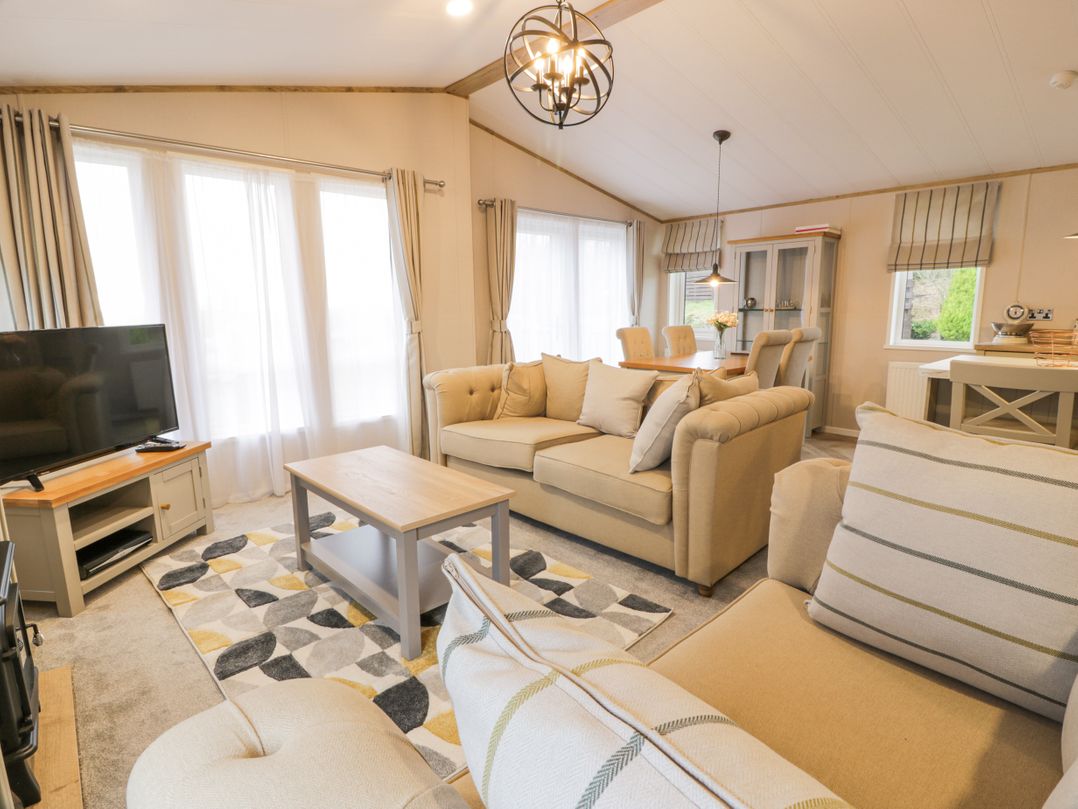 Debonair Lodge