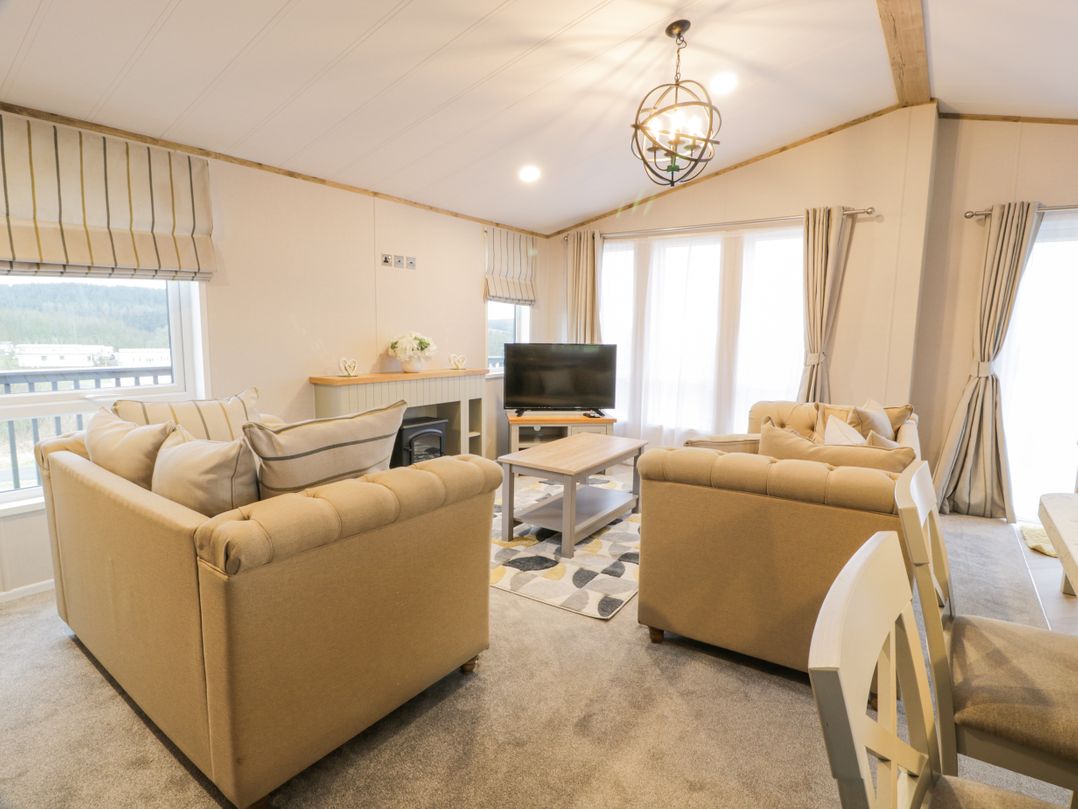Debonair Lodge