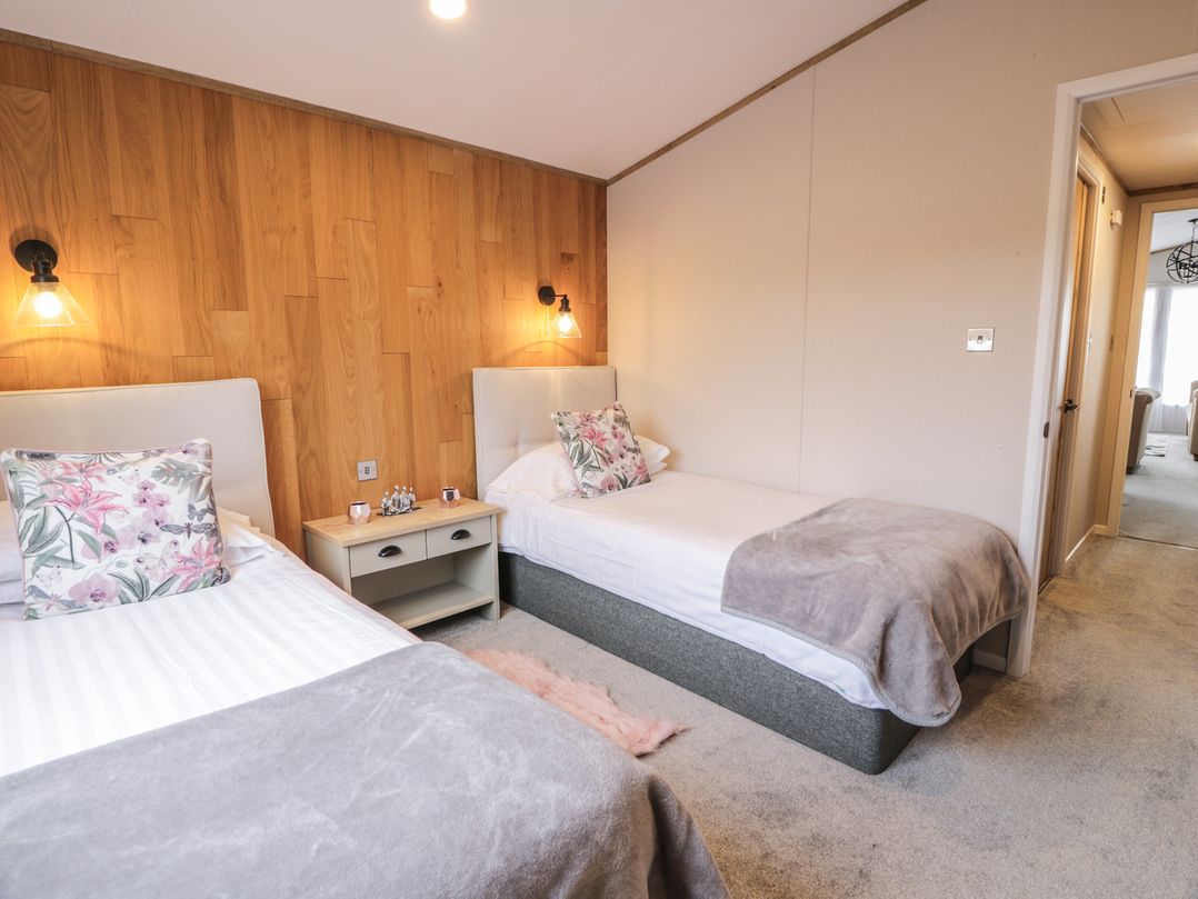 Debonair Lodge