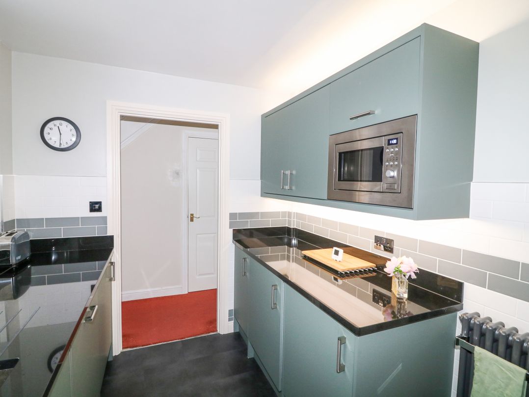 6 Fidlers Close