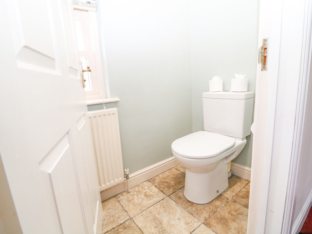 6 Fidlers Close