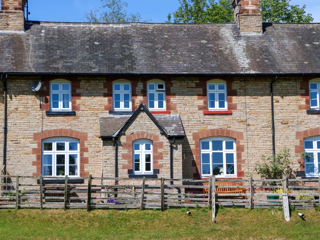 3 Railway Cottages