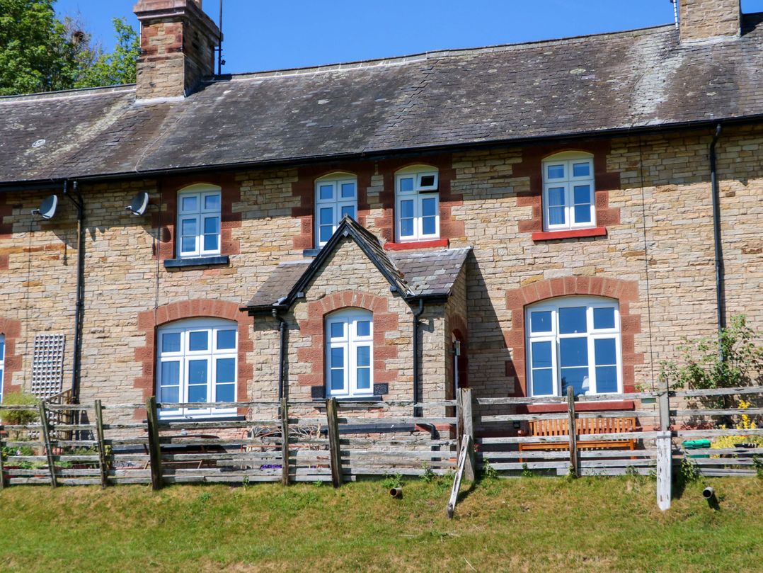 3 Railway Cottages
