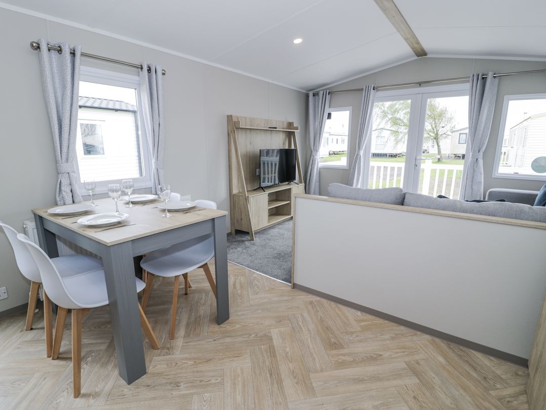 Manor House Gold 2 Bedroom (05F)