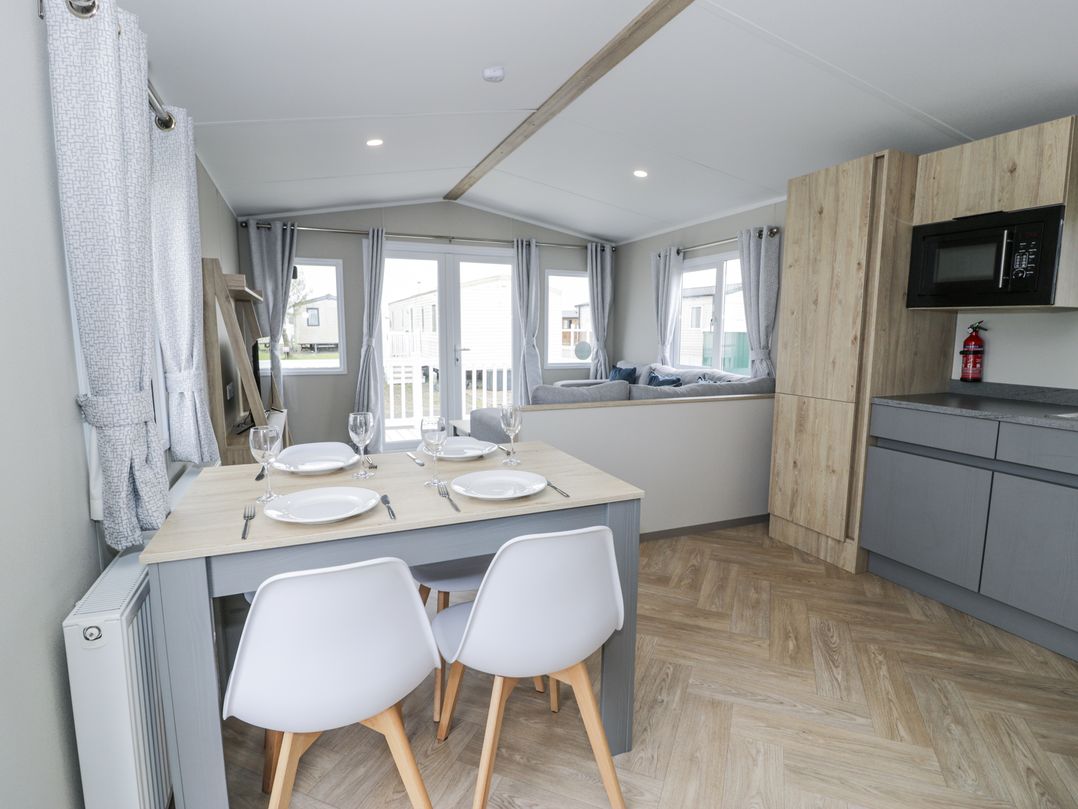 Manor House Gold 2 Bedroom (05F)