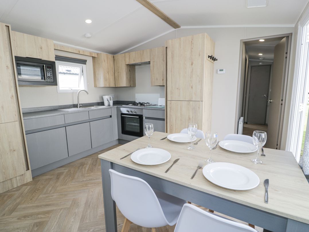 Manor House Gold 2 Bedroom (05F)