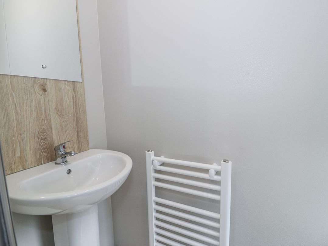 Manor House Gold 2 Bedroom (05F)
