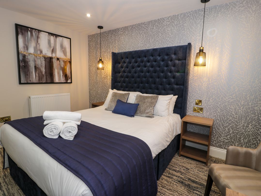 King Hotel Room