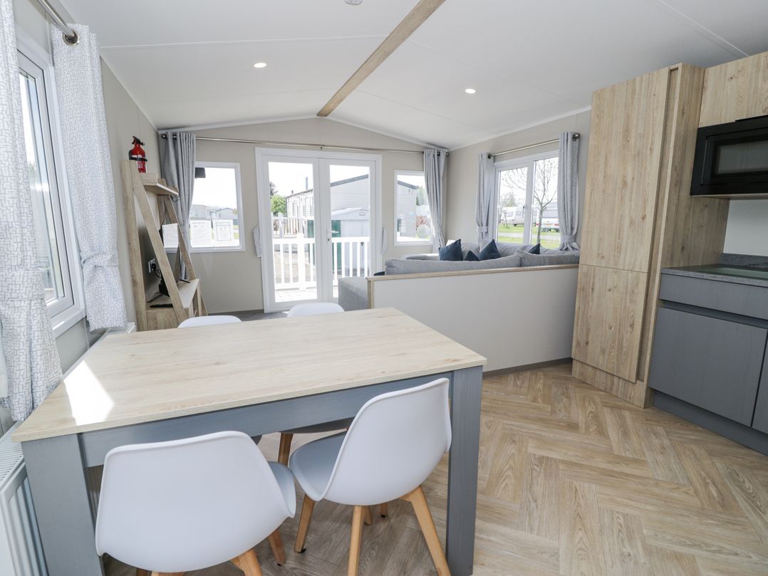 Manor House Gold 2 Bedroom (03F)