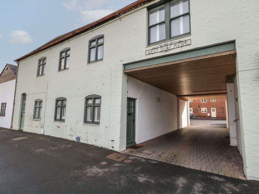 3 West Quay Mews
