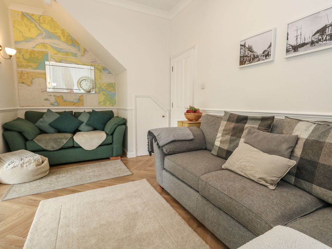 3 West Quay Mews