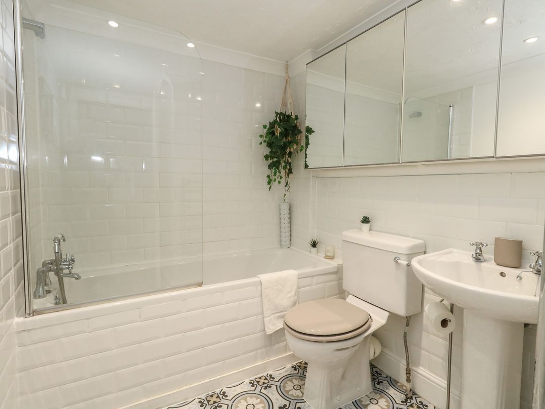 3 West Quay Mews
